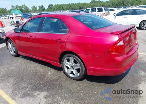 2011 Ford Fusion Sport z USA, uszkodzony, nr VIN 3FAHP0KC9BR152566